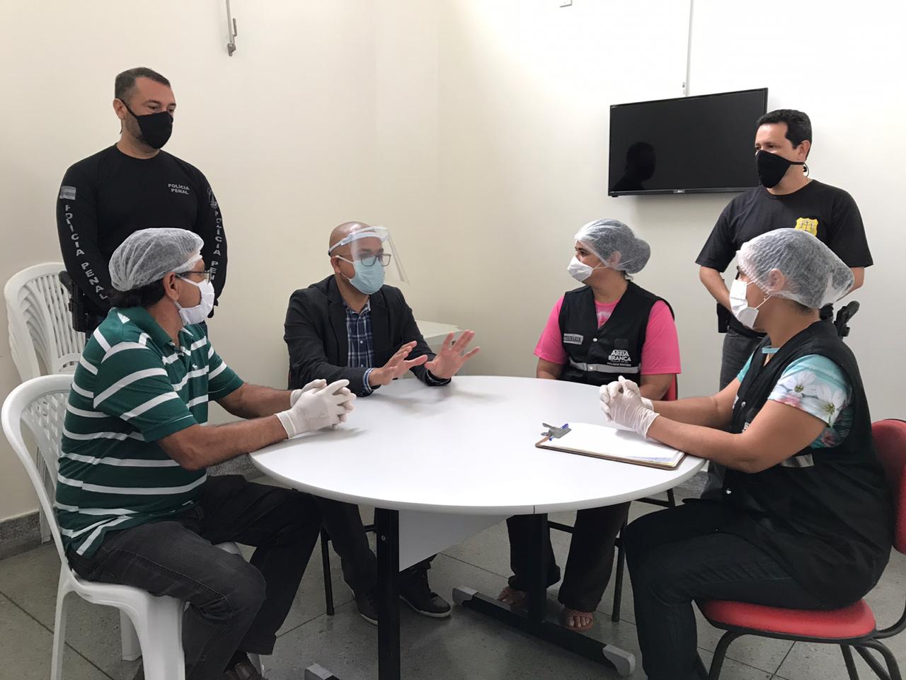 Sejuc apresenta plano de contingência para Prefeitura de Areia Branca