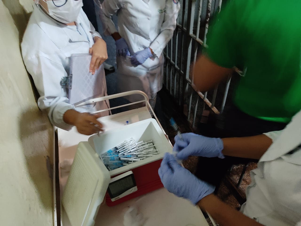 Internos do Cadeião de Socorro são vacinados contra Covid-19