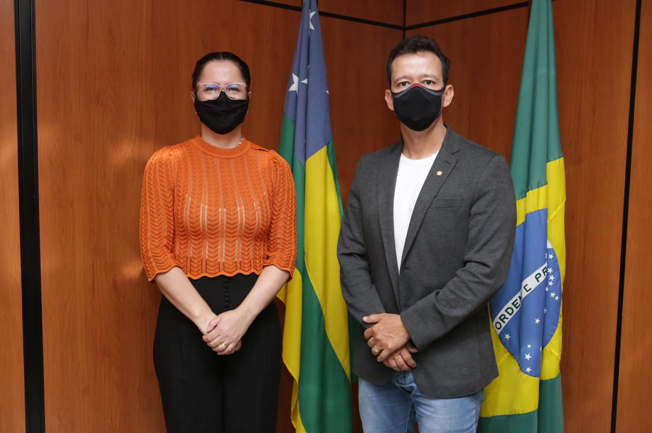 Na Secretaria da Justiça, vice-prefeita discute projeto para acolhimento a ex-detentas