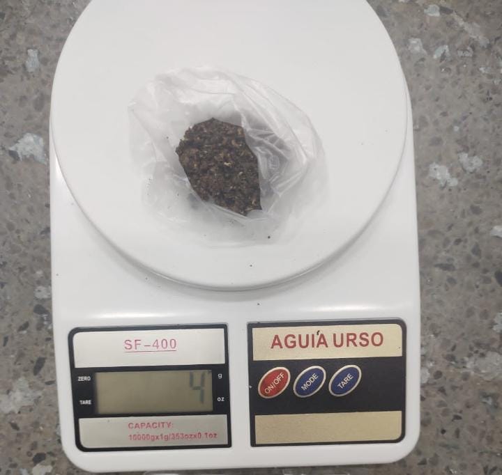 Mulher é presa na Cadeia Pública de Areia Branca tentando entrar com droga em acessório de cabelo