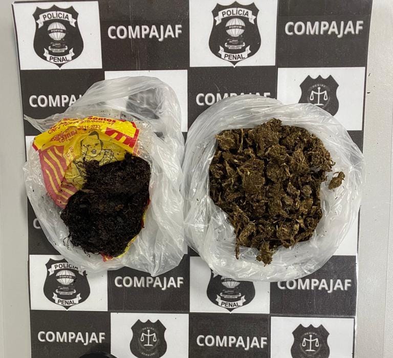 Duas mulheres são presas por tentativa de entrega de drogas no Compajaf