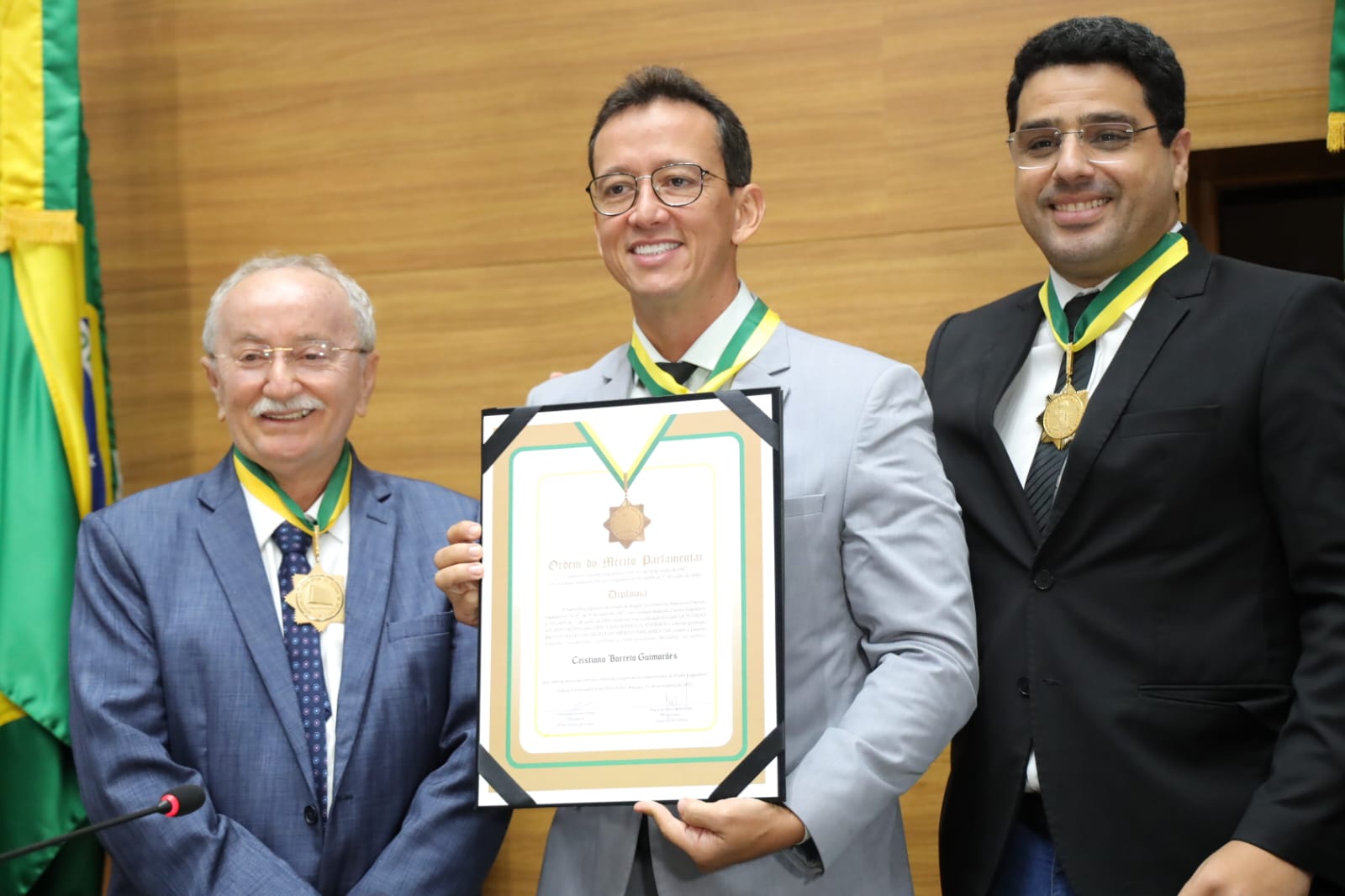 Secretário da Justiça é homenageado na Alese