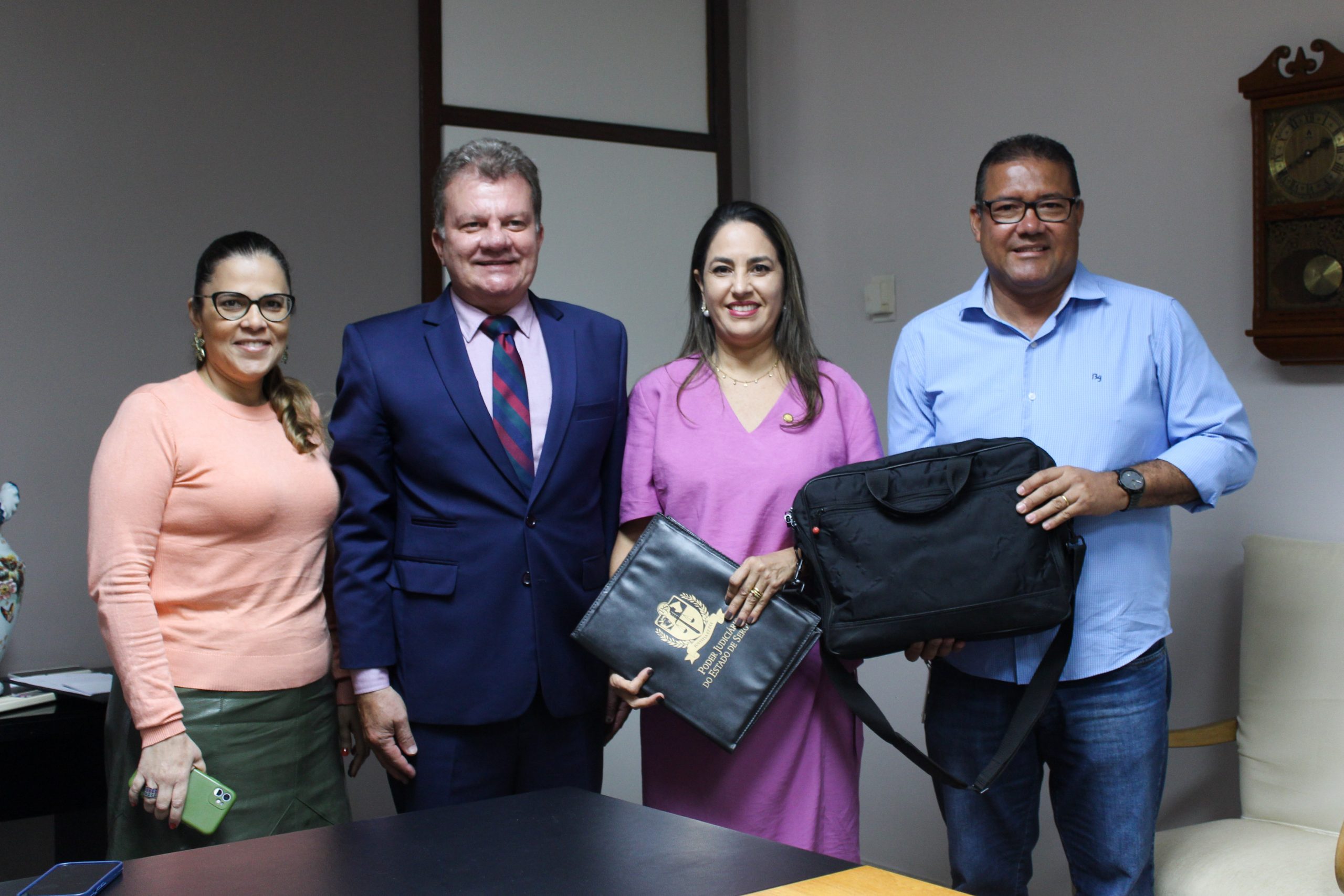 Sejuc e TJ/SE assinam termo de doação para programa de aprendizagem profissional