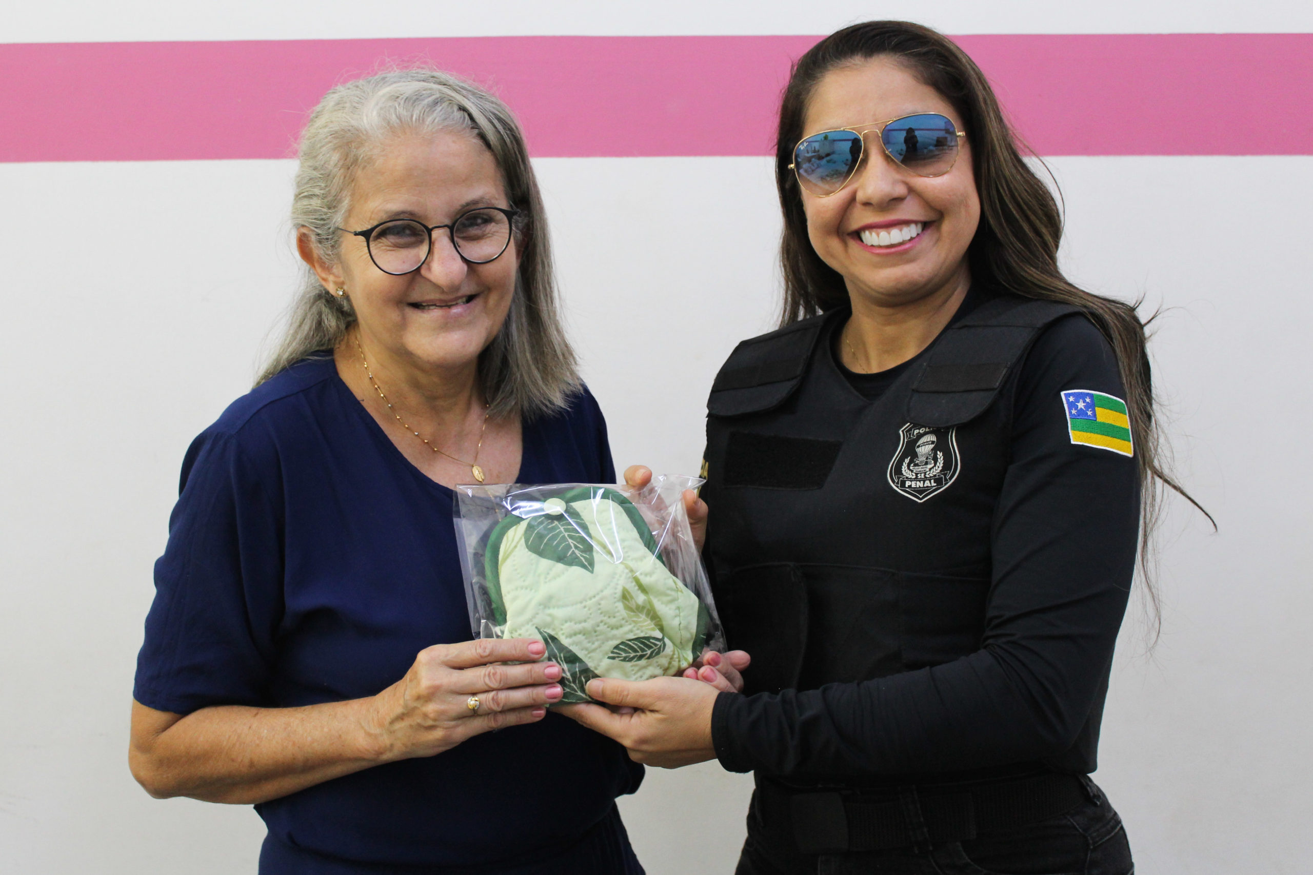 Prefem celebra o Dia das Mães com homenagens às policiais e internas