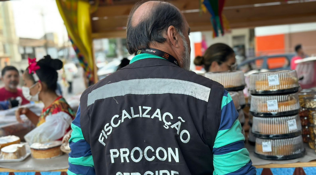 Procon Sergipe fiscaliza estabelecimentos que comercializam comidas típicas juninas em Aracaju