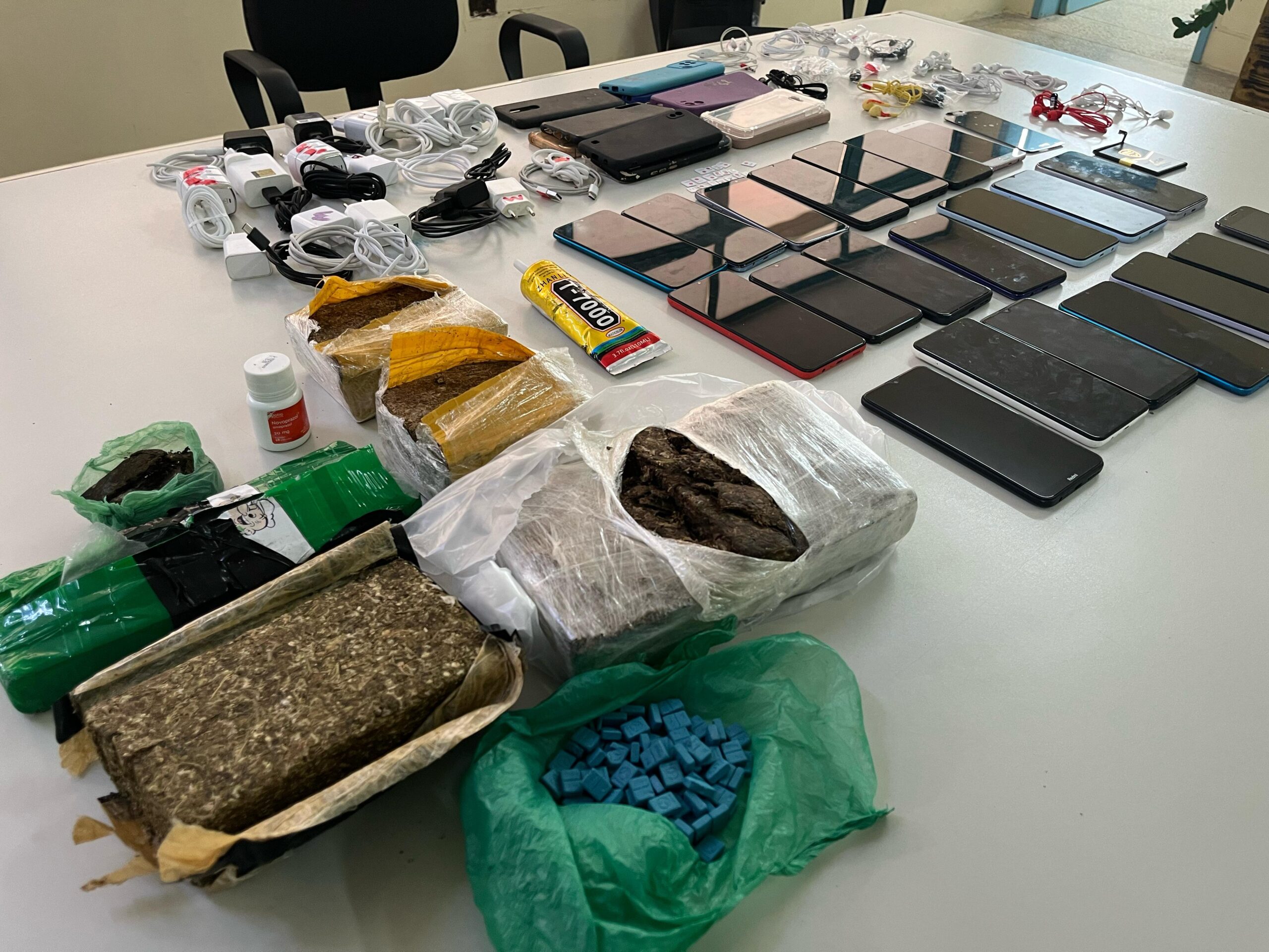 Polícia Penal apreende drogas e diversos equipamentos eletrônicos que seriam entregues no Copemcan