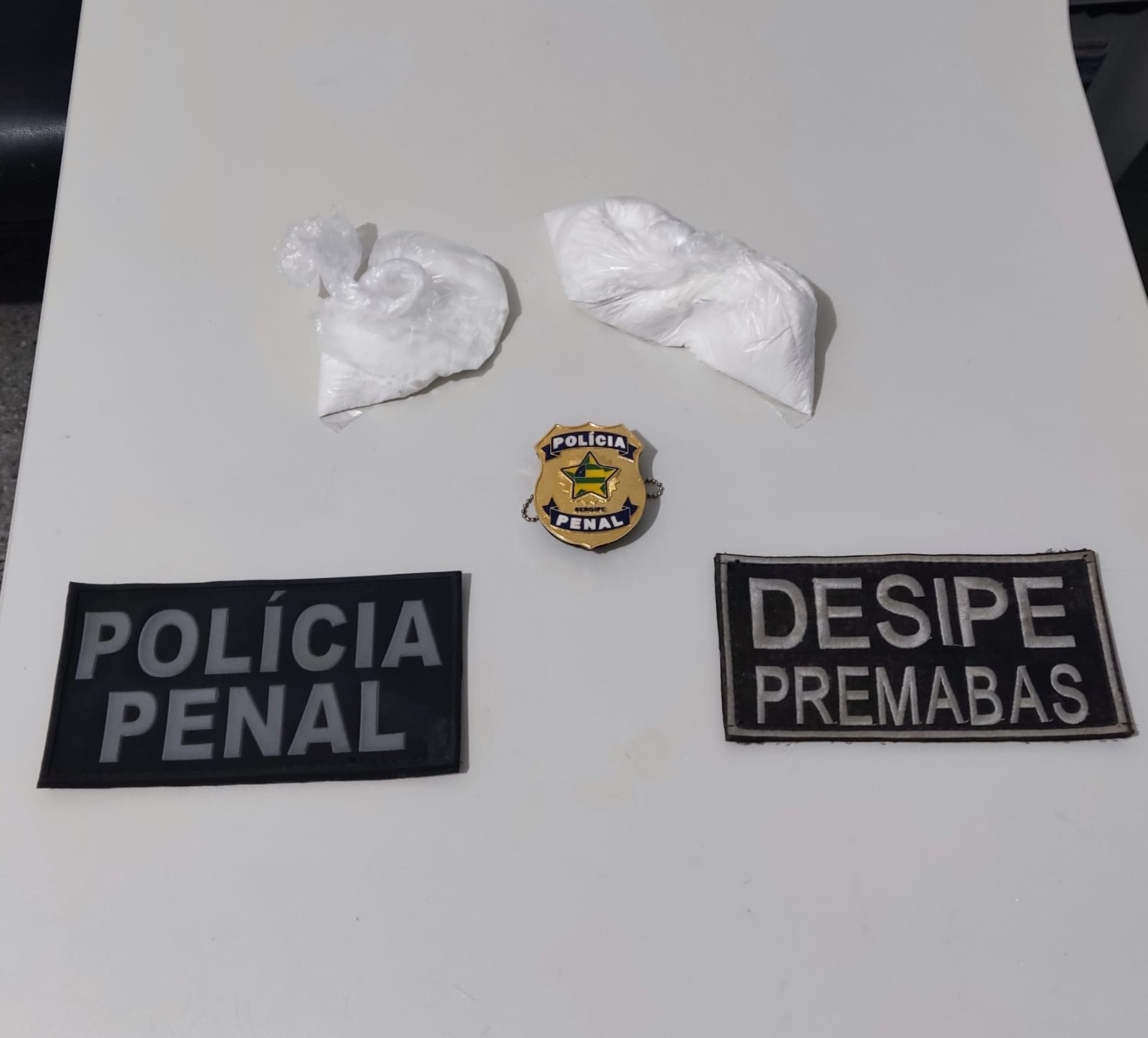 Mulher é presa tentando entrar com droga escondida em embalagem de alimento no Premabas