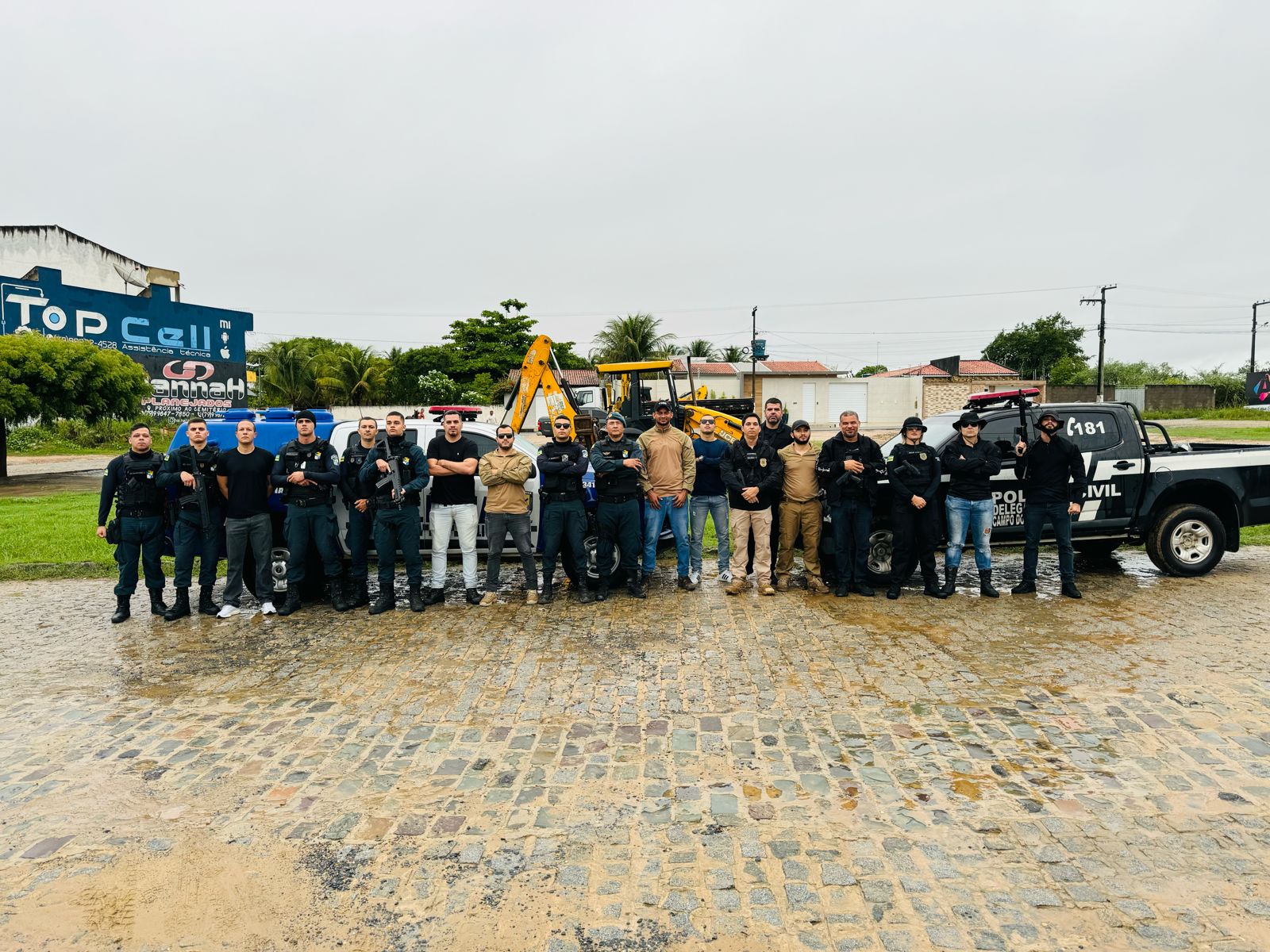 GOPE participa de operação conjunta para cumprimento de mandados de prisão contra grupo investigado pelo crime de estelionato em Simão Dias
