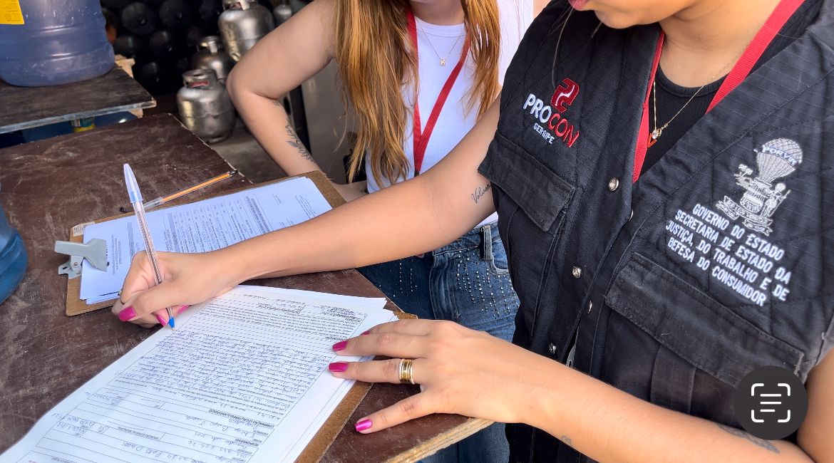 Ação conjunta fiscaliza armazenamento e comércio de gás de cozinha na zona norte de Aracaju